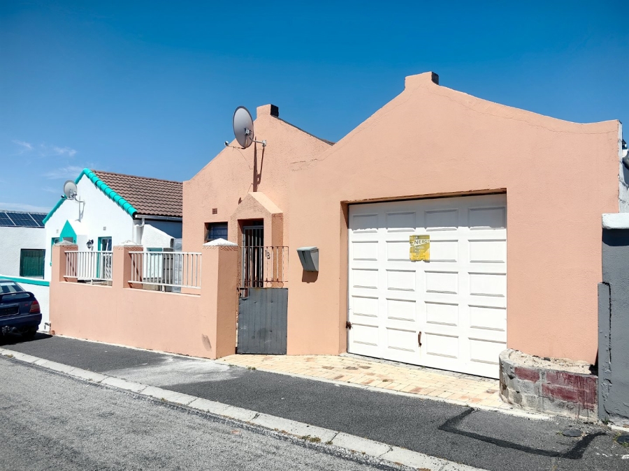 To Let 2 Bedroom Property for Rent in Bay View Western Cape